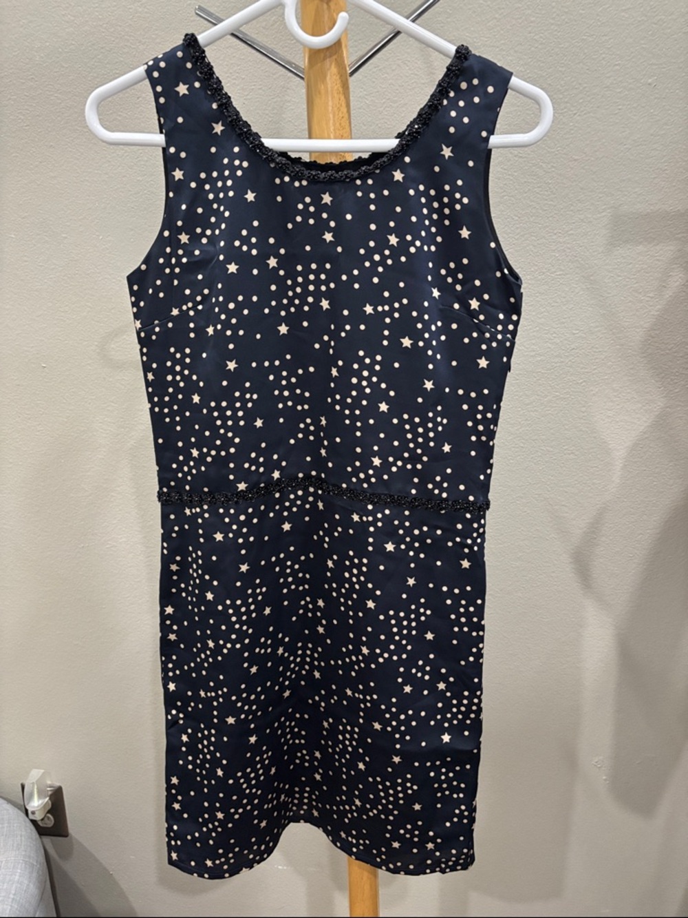 Sleeveless Black Star-Print Midi Dress with side zipper